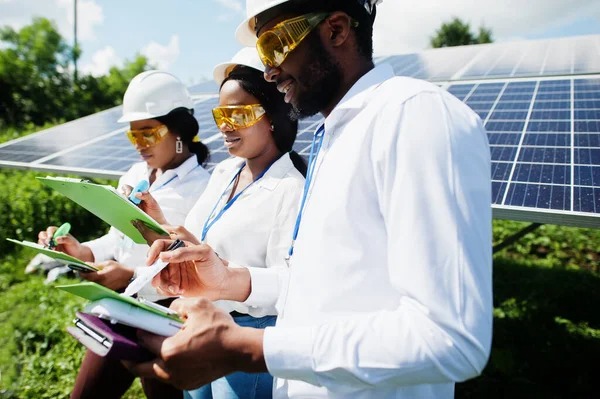 The Green Entrepreneur’s Dilemma: Building Climate Businesses in Impossible Markets